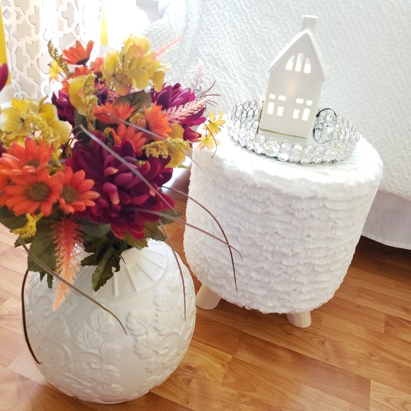 Vintage Ceramic Flower Pot Vase for Indoor/Outdoor - Picture 5 of 8